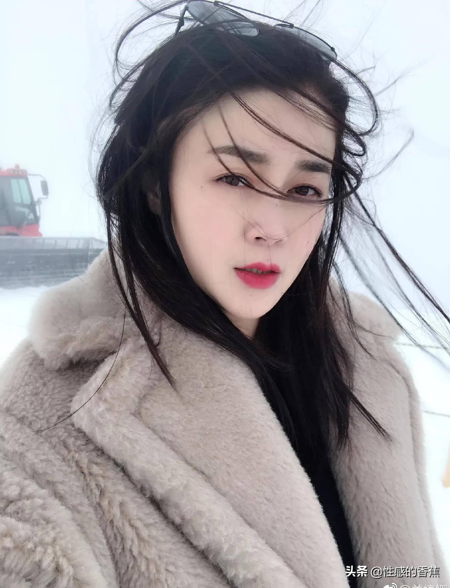 关婷娜从化妆师到演员的逆袭