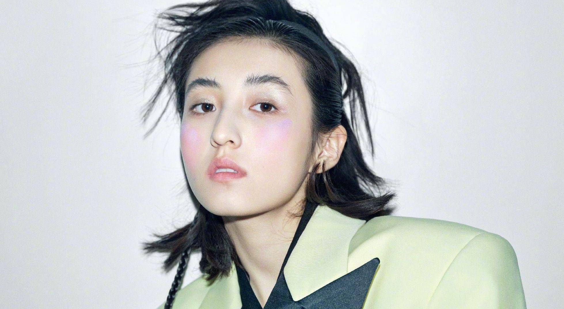 20岁张子枫越来越美了!