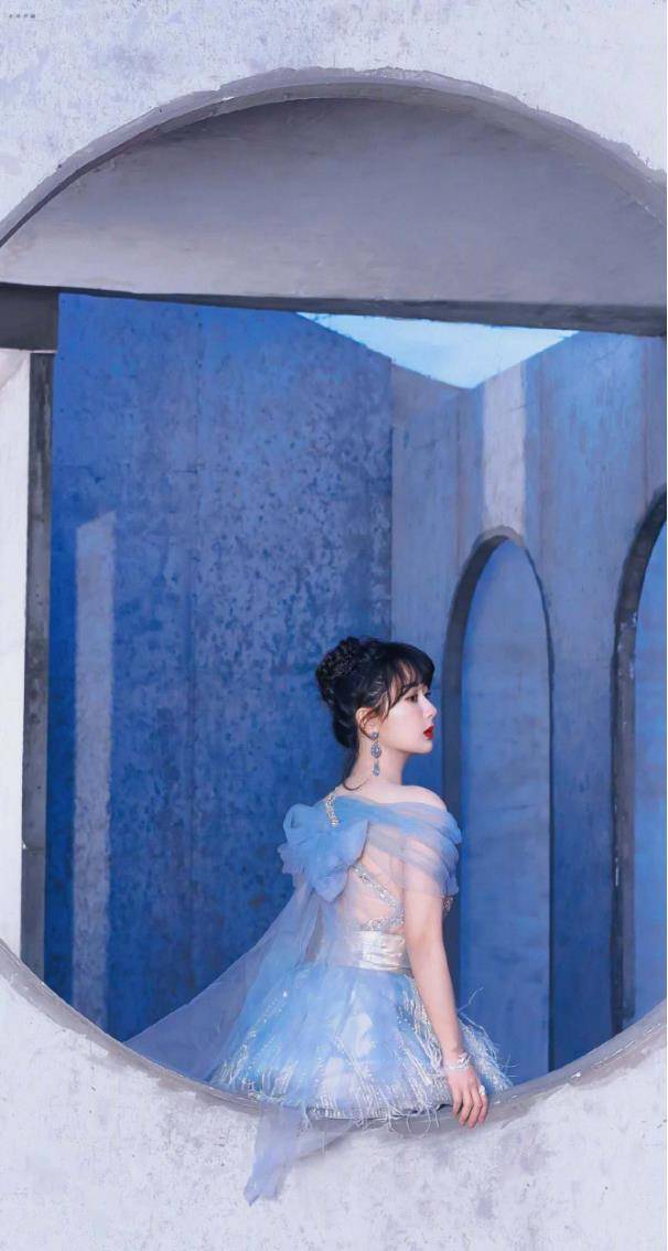 杨紫蓝色纱裙图片图片
