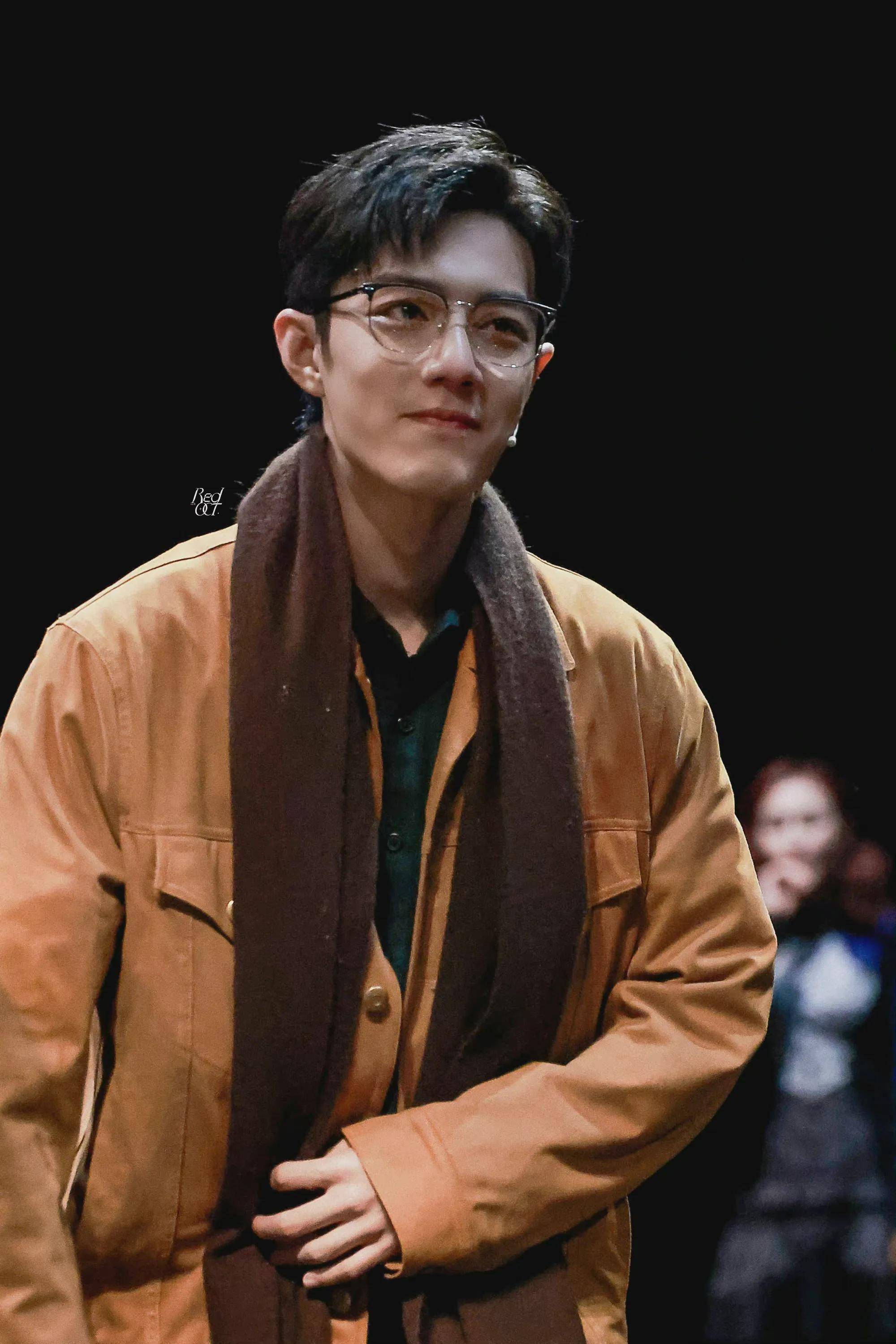 原创肖战半夜发绿洲告诉了我们什么他的魔力到5号的魔力