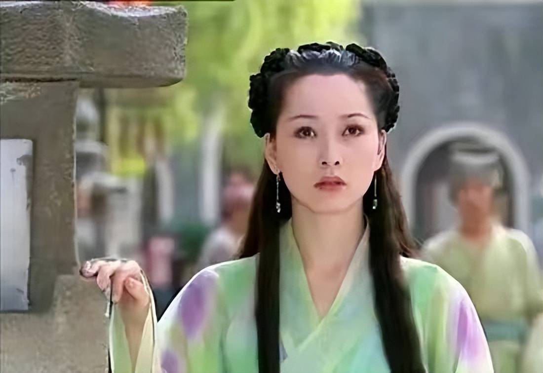 《乌龙闯情关》20年过去,演员境况差距大,女配跻身一线成大明星