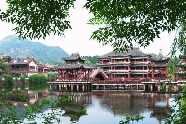 中国最牛的“山寨”景区：门票是原版的3倍，一年接待上千万游客