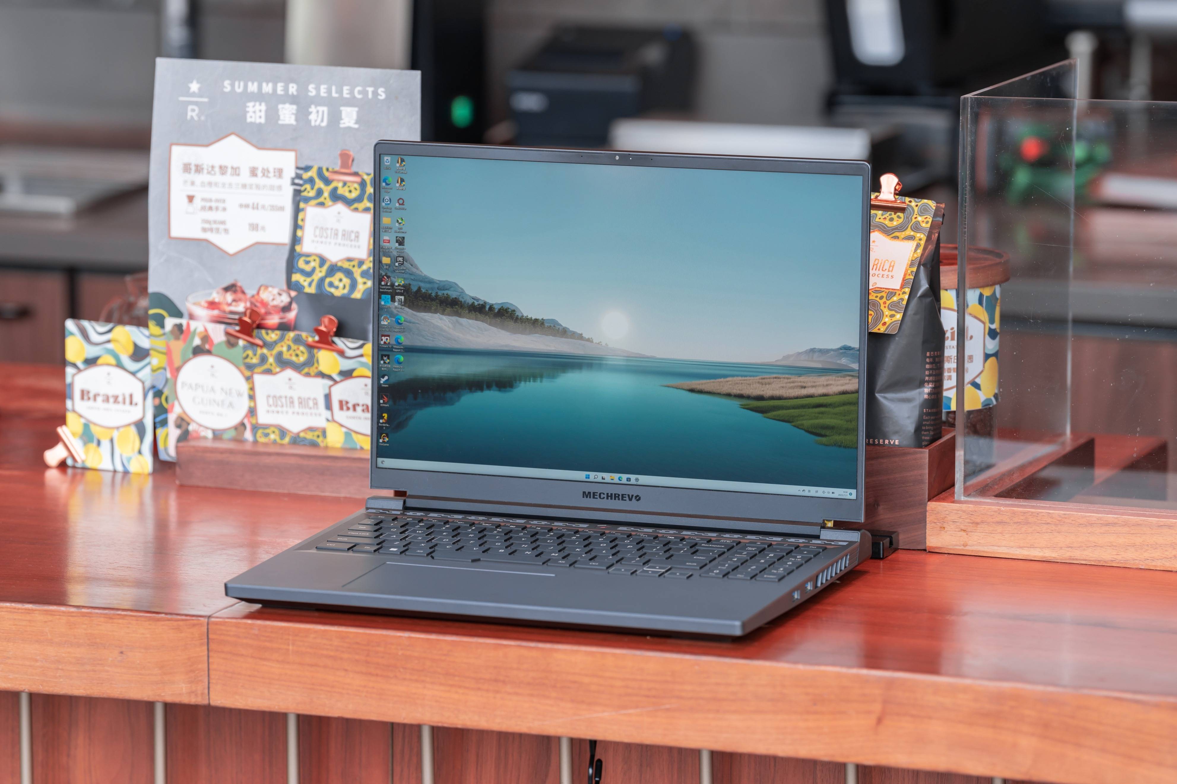 机械革命蛟龙 16:AMD 锐龙 7 6800H + 140W 满血 RTX 3060 的硬核游戏本