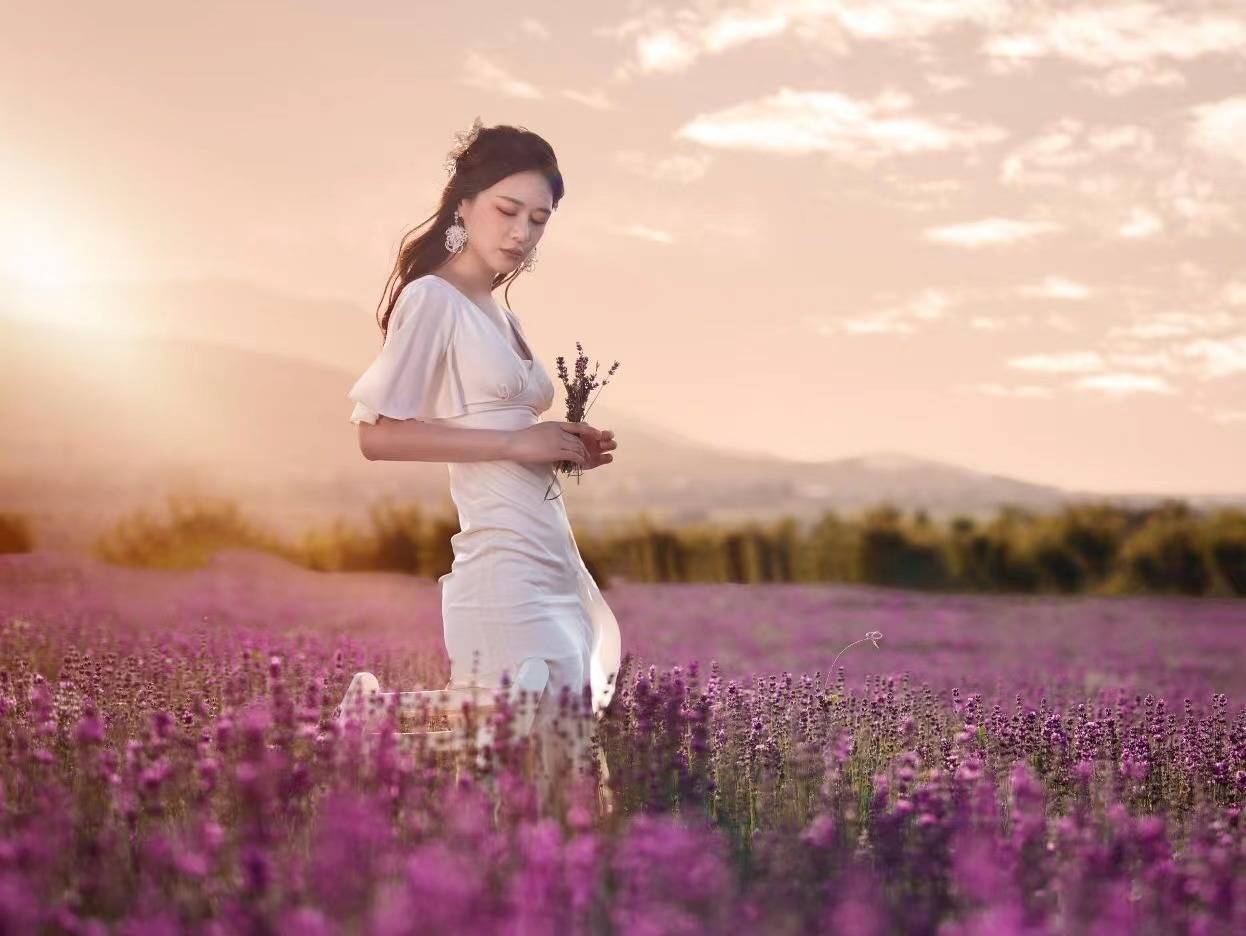 优雅女性拍花海人像 8个要点可参考 拍照真的美 姿势 画面 舒张