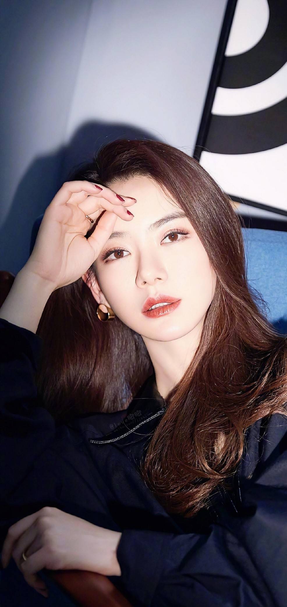 戚薇颜值变化一览,4岁可爱34岁惊艳,网友:这谁顶得住?