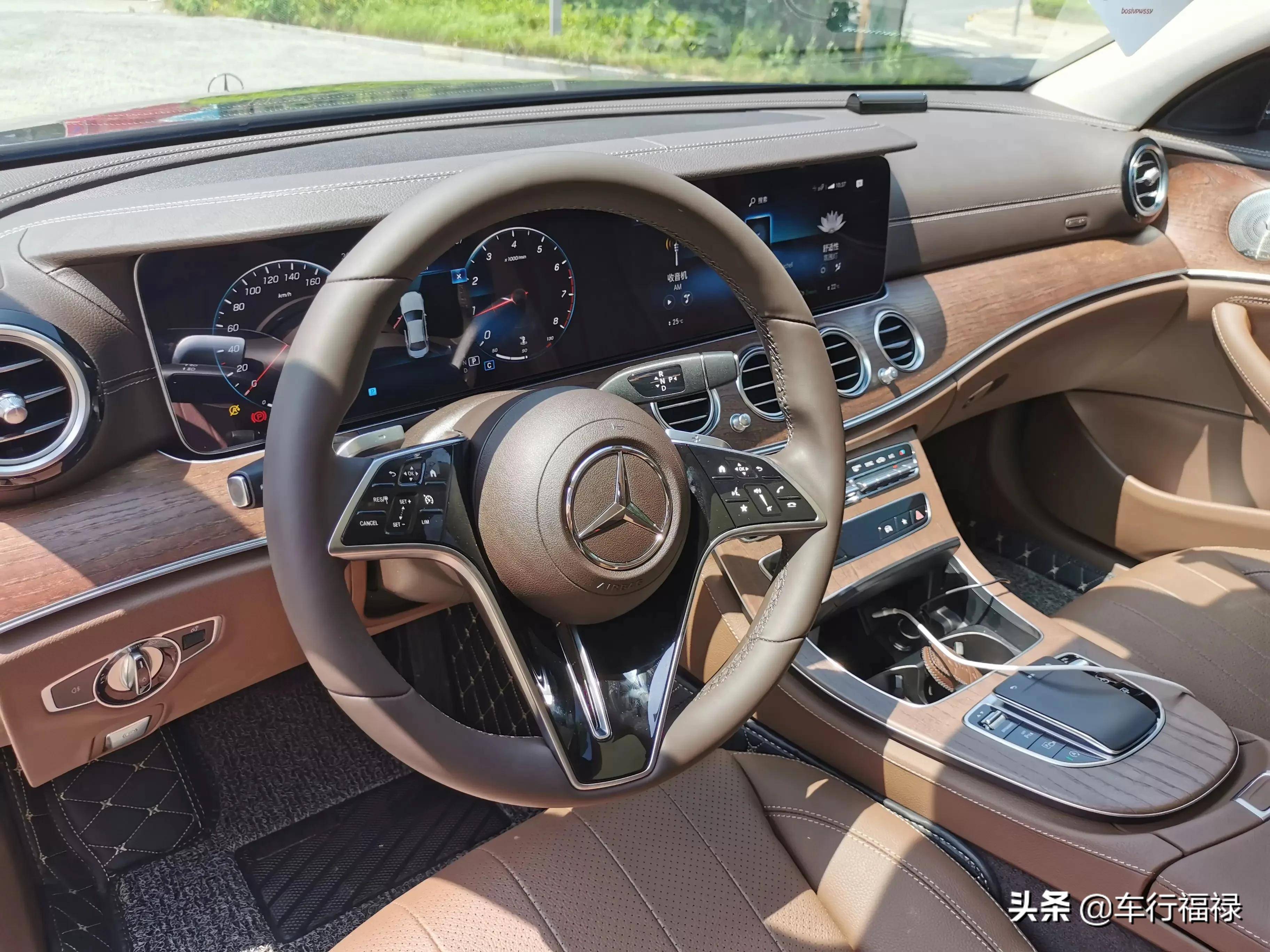 花58万买辆奔驰e300豪华,但老婆说不如宝马,网友:你老婆说得对