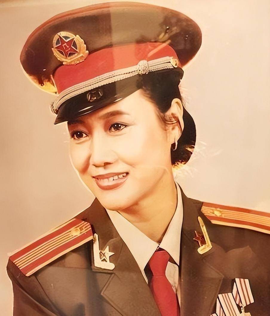 离婚21年后,再看王丽云,车晓彤的各自境遇,夫妻差距