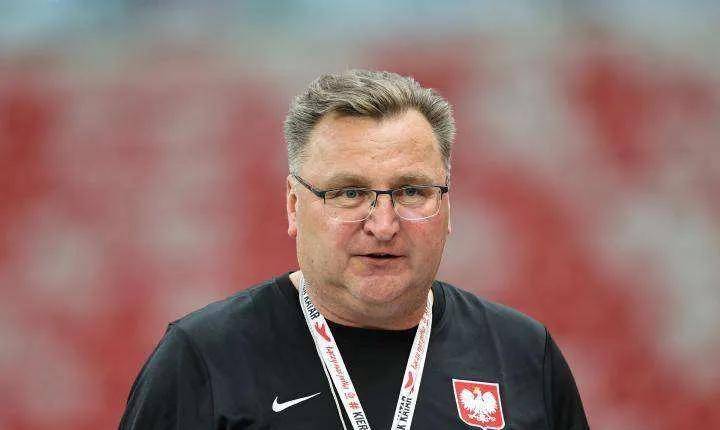 主教练阵容:3232波兰国家队徽章目前,波德转会总金额为3
