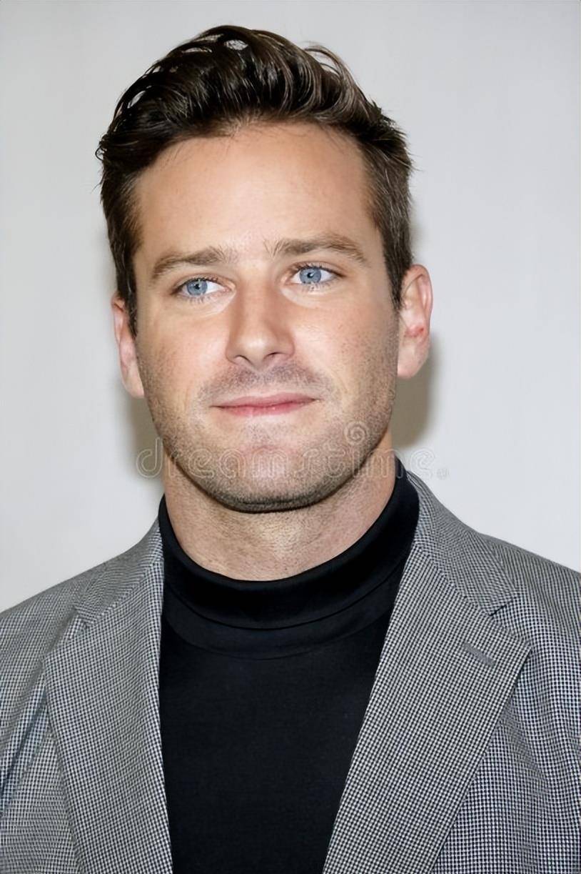armie hammer 正在脚踏实地重新做人_家族_生活_长辈