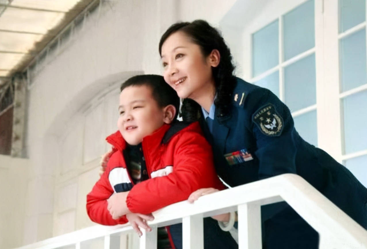 王新军与唐静离婚13年:他娶秦海璐再做父亲,她单身带着儿子度日_甘肃