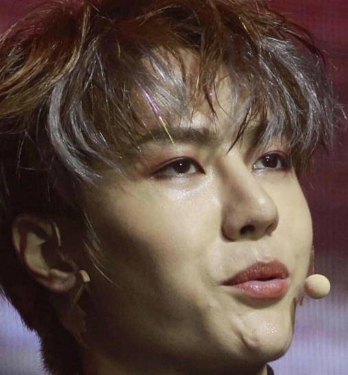 有一种"照片"叫未修生图,看清王一博真实颜值网友炸锅了_因为_眼神_真