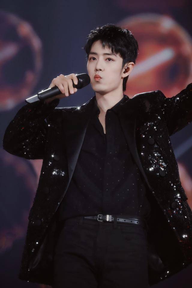 肖战获高奢珠宝代言!