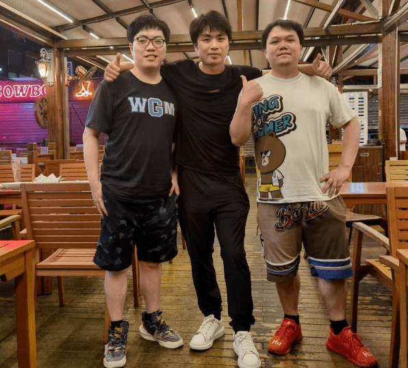 最后,请在评论区写出这三位大咖所对应的魔兽角色.