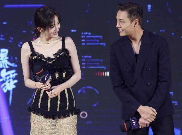 陈伟霆"表白"古力娜扎,娜扎害羞接受_网友_那是_恋情