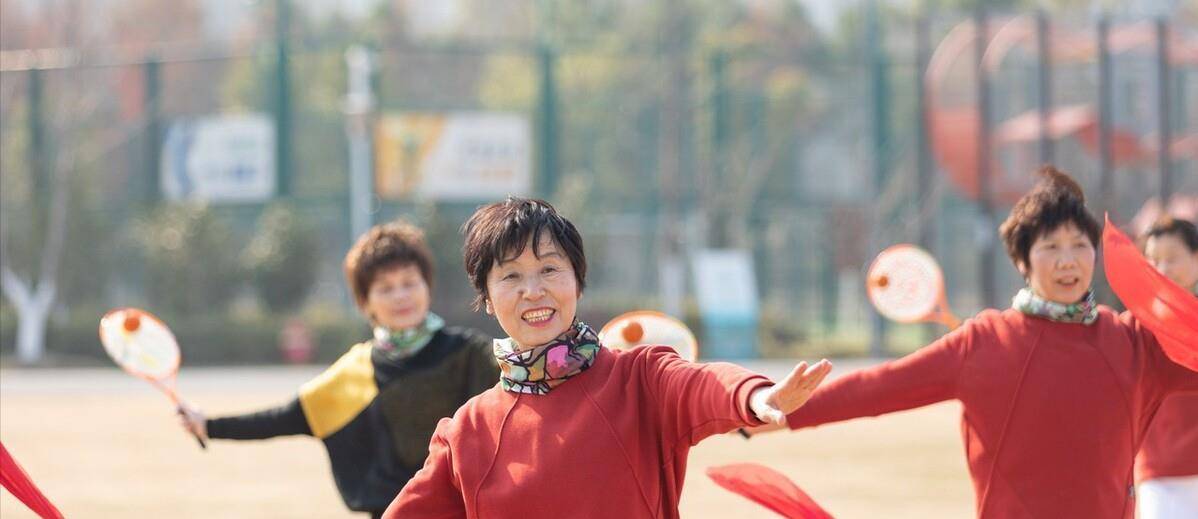 65歲退休老阿姨哭訴女人50到60歲這個年齡段最讓人煎熬