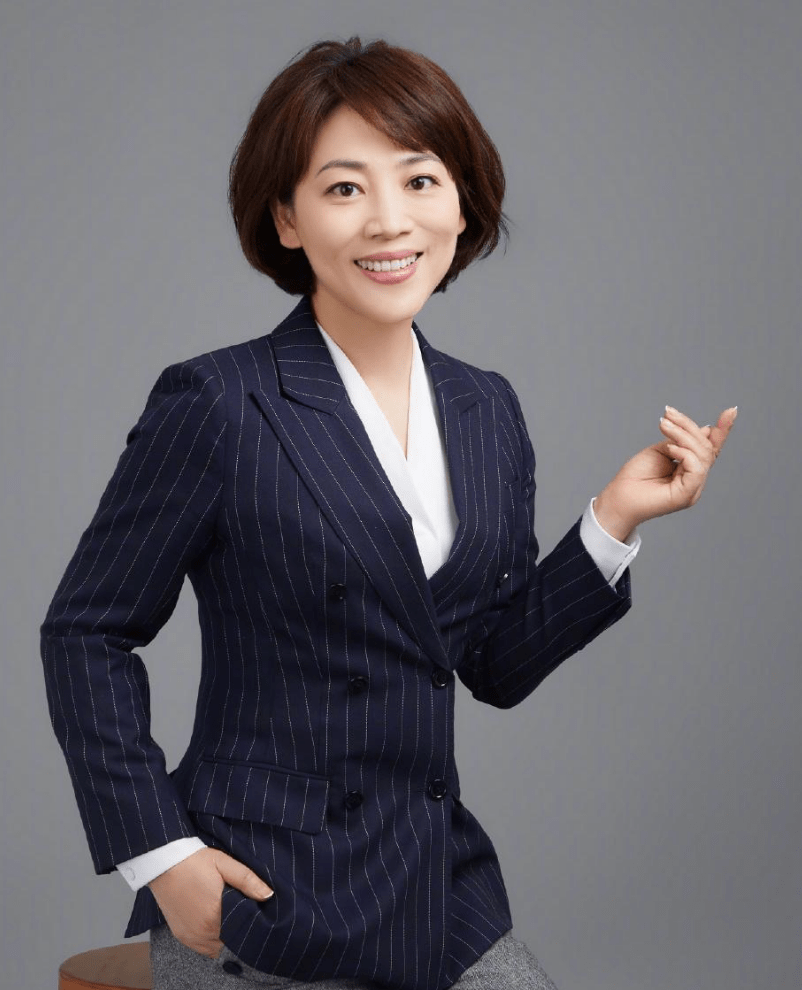 原创劳春燕风光背后有心酸婚后和丈夫分居16年怀孕后仍坚持上班