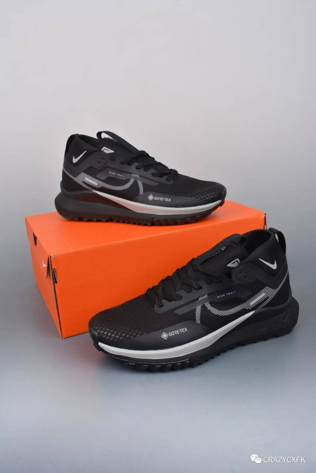 耐克nike zoomx pegasus react trail 4 登月科技跑鞋_水印_swoosh