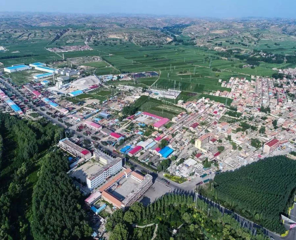 吕梁岚县咬定青山兴乡村