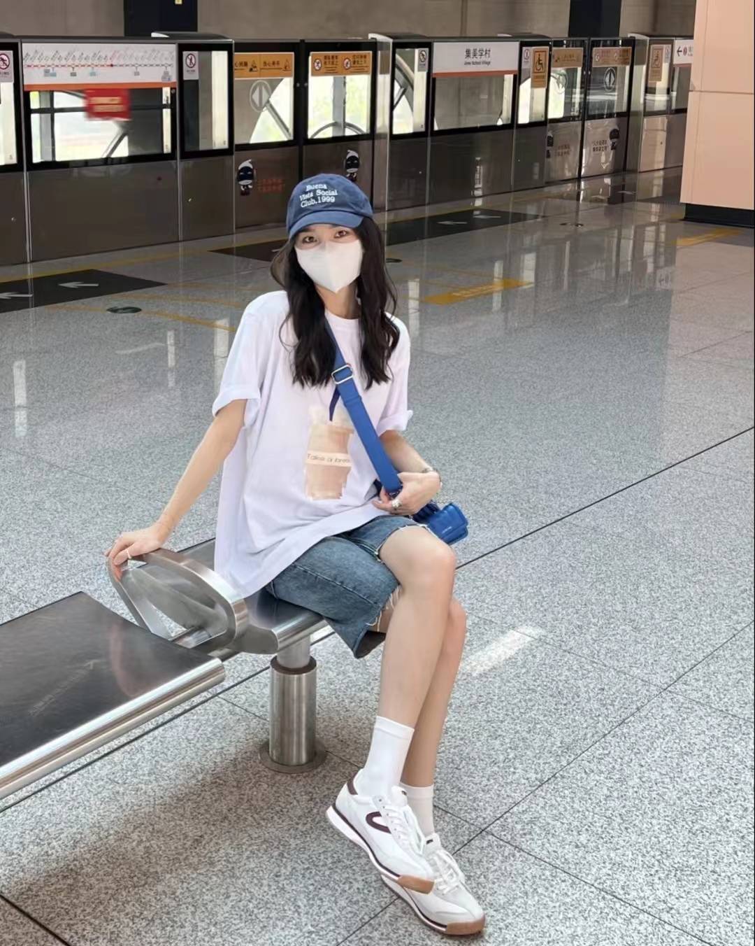 女生夏日少年感穿搭_look_蓝色_短裤
