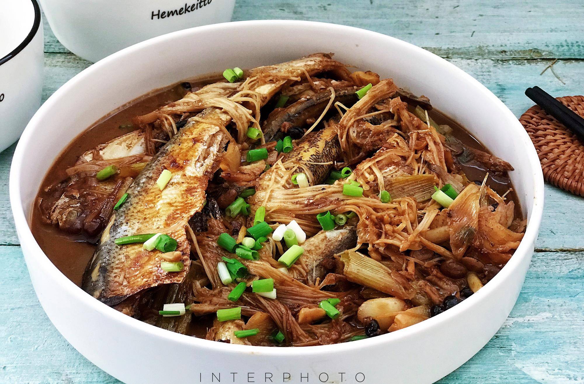 秋天进补多吃酱焖杂鱼鱼肉鲜嫩酱香浓郁超下饭值得收藏