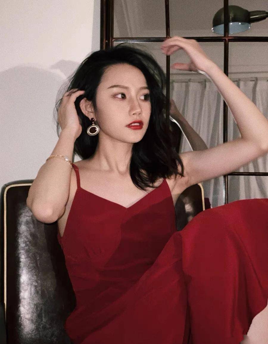 最近火了一种颜色,叫"荔枝红",气质显白又衬肤,太适合黄皮了_色调
