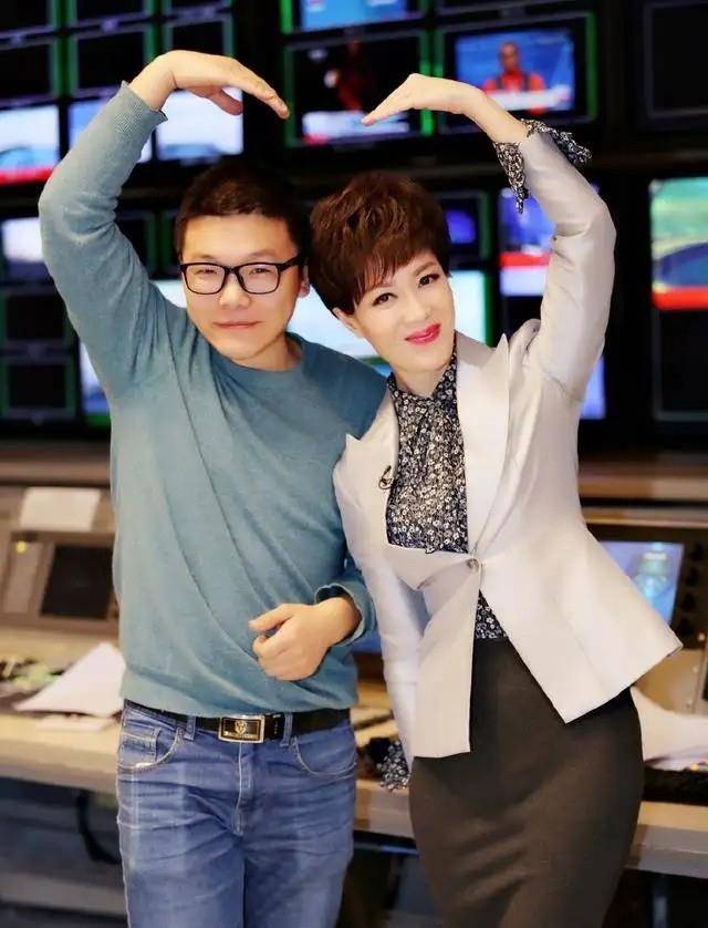 原创48岁央视主持李文静戴假发10多年与老公一直坚持成为丁克一族