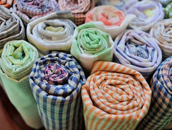 中柬文化交融产物,来柬埔寨一定要买这块"宝物"_水布_高棉_妇女