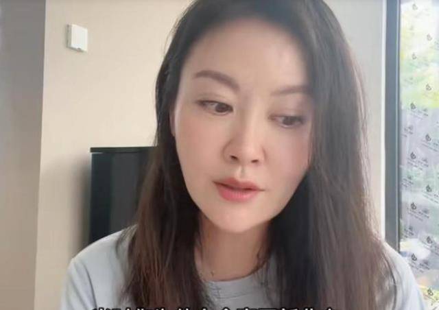 辽宁电视台主持人金霞为何辞职,她去哪了?_观众_栏目_节目