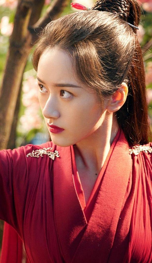 原创古装热播剧中七大女星红衣装扮袁冰妍霸气黄灿灿令人意想不到