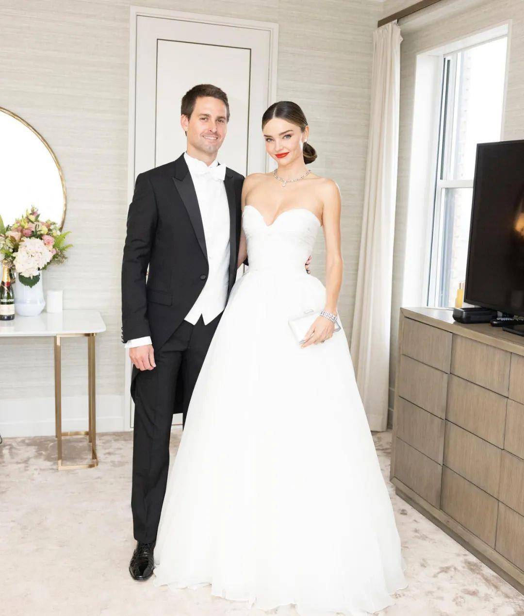 miranda kerr 今年39岁,她头婚嫁给电