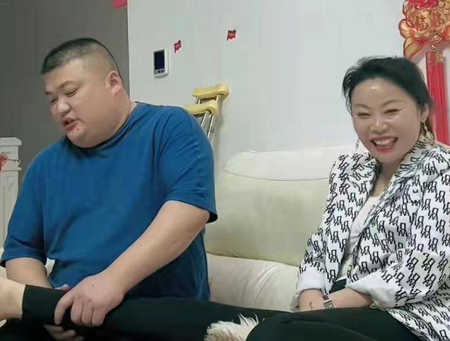 老公悄悄给前女友一百万,本人被曝身价过亿_李超_姐姐_直播