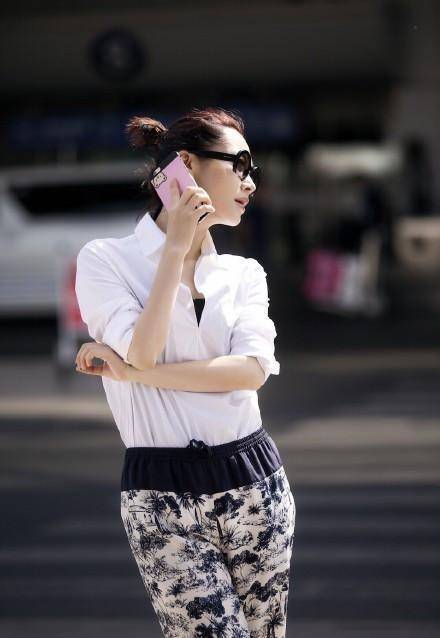 原创许晴穿衣风格真是百变一会少女风一会时尚风回归百变晴