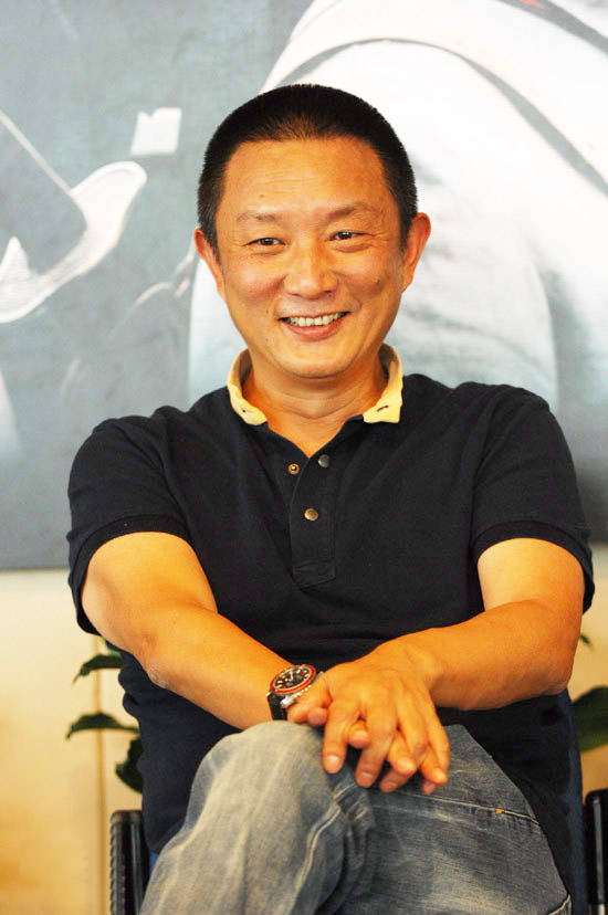 导演张黎:经历多段婚姻,对待患老年痴呆的母亲,他是个大孝子_张莉来