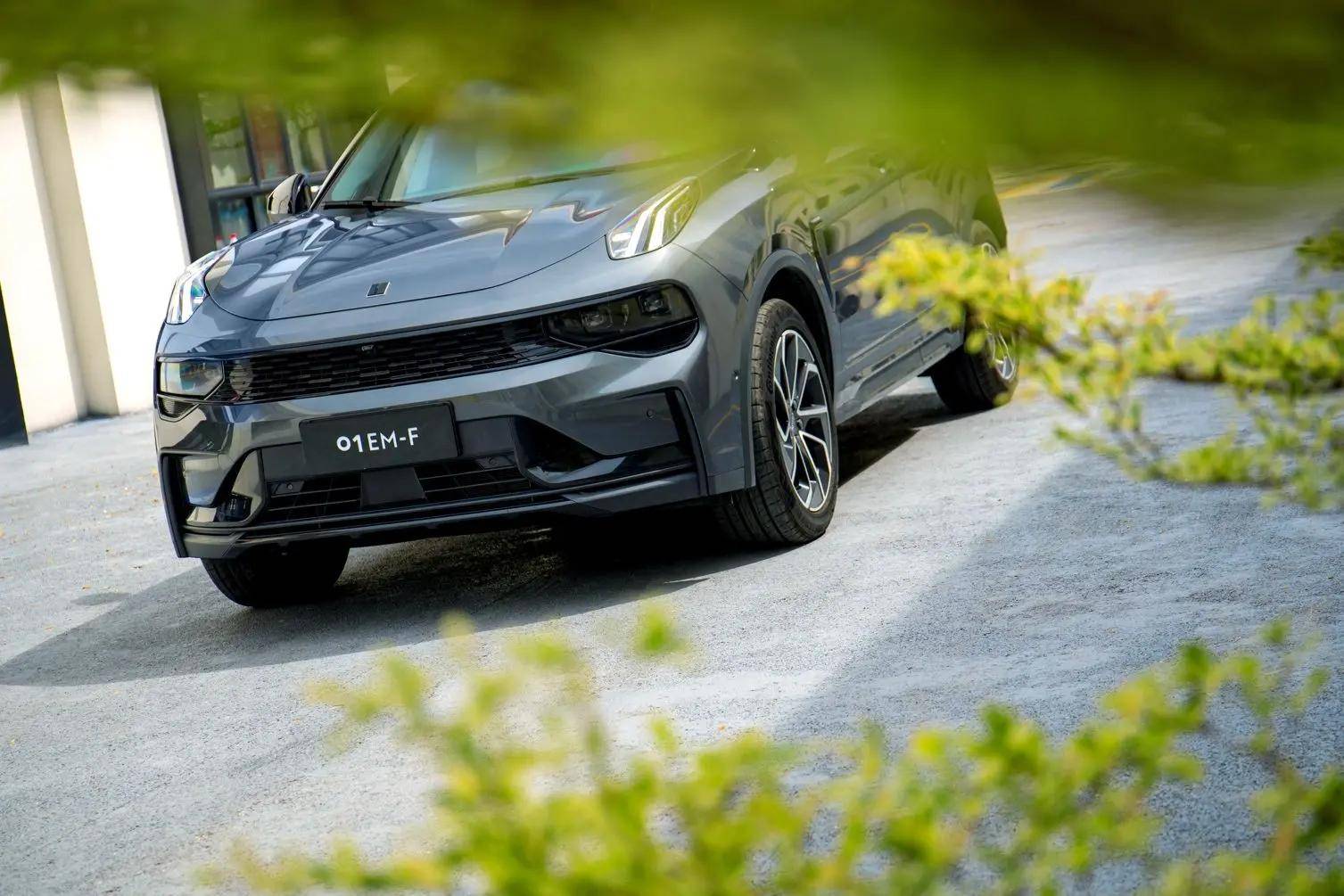 20万内年轻人开的新潮混动车型领克01emf