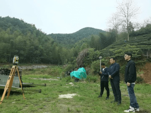 上届书记楼仙松满怀欣喜地告诉我们:2021年是雀山岭美丽乡村建设提升
