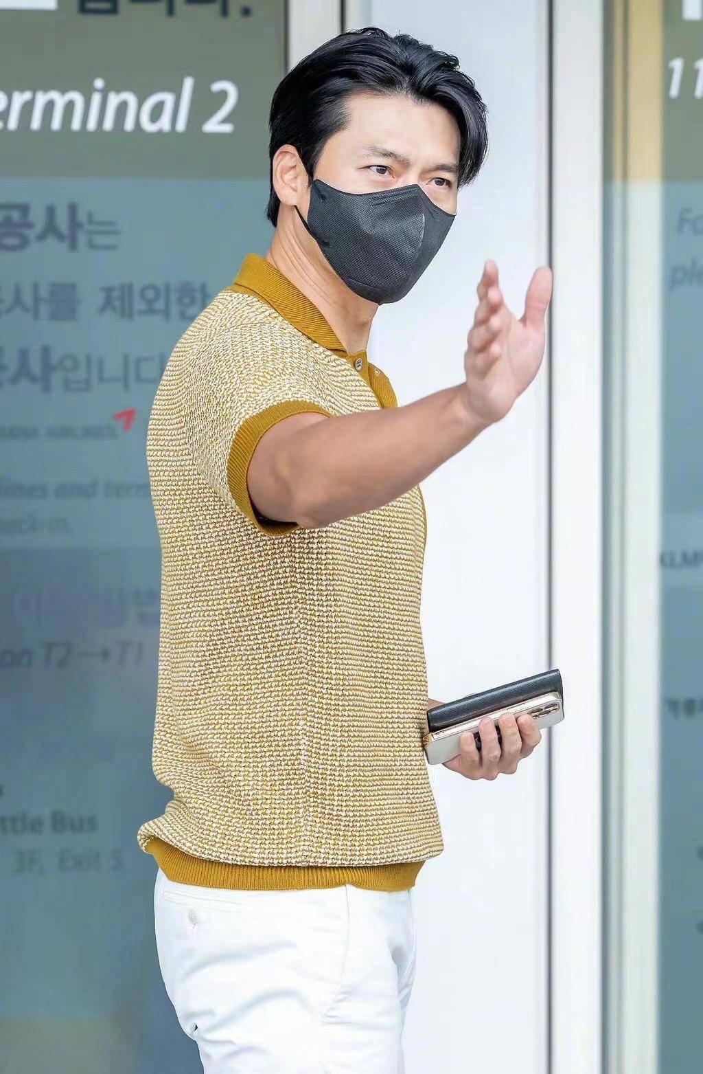 玄彬当爸后首次公开亮相!