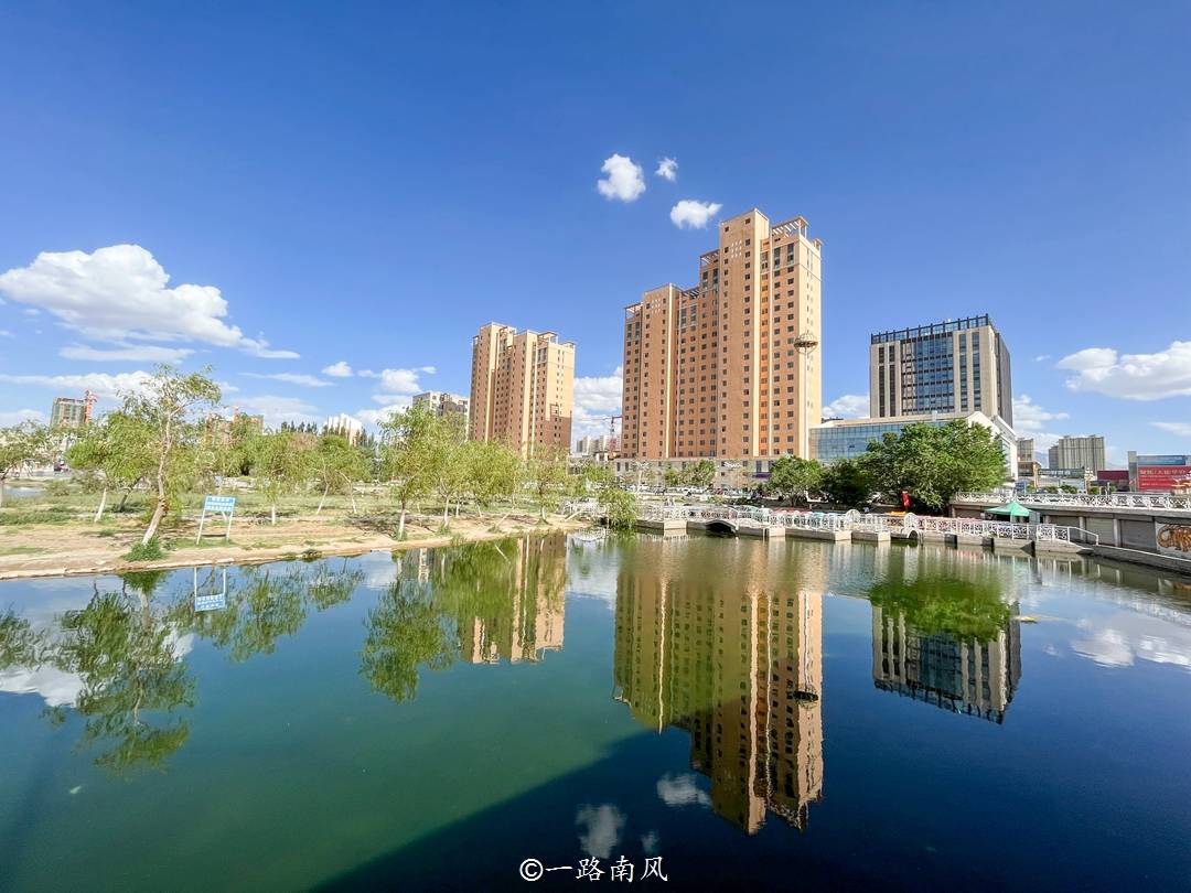 青海第二大城市，面积相当于3.37个海南省，夏季不用空调却很清凉