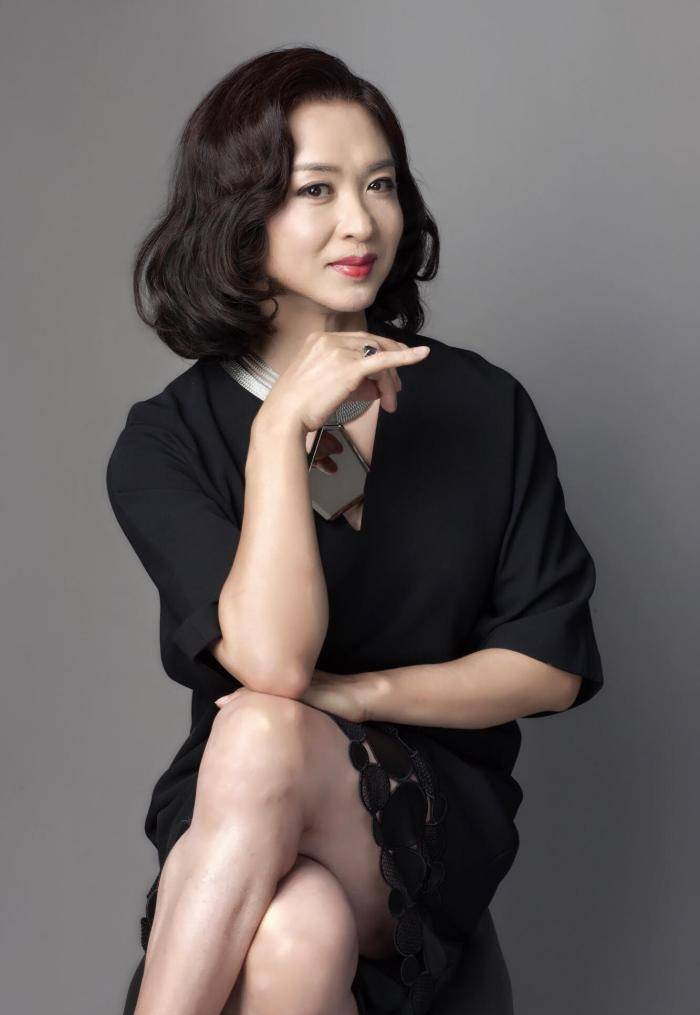 有种"分界线"叫金星,上身气质十足,看到下身,网友:饶了我吧_汉斯_明星