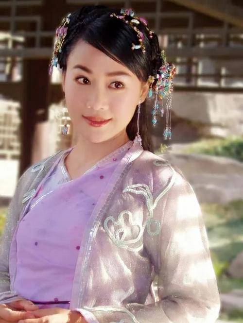 古装美人梁小冰,明明挺娇小,为何在古装造型中,就是很高大上?