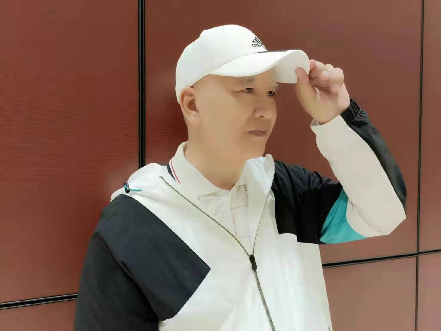 中国台湾歌手陈志明简介,音乐代表作《请你等一等》!