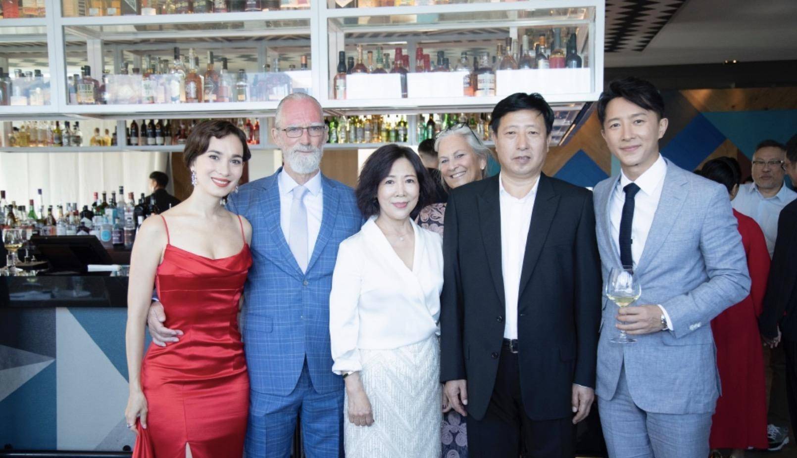 卢靖姗零点为38岁韩庚庆生,甜喊"宝贝老公",互相示爱文案优美_婚礼