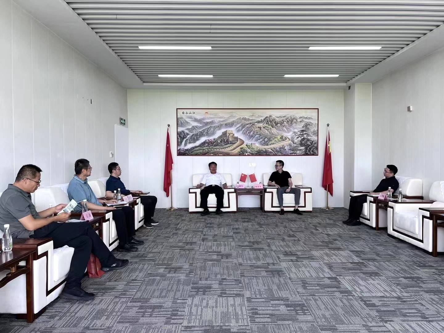 包头市副市长雷殿军等领导莅临来三斤总部考察指导