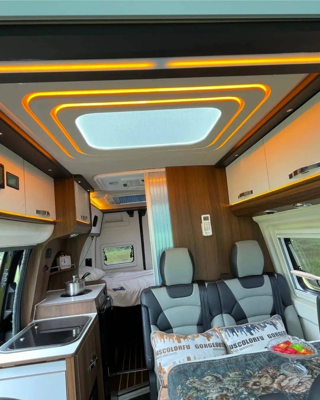 接近完美的b型房车福特黑金刚