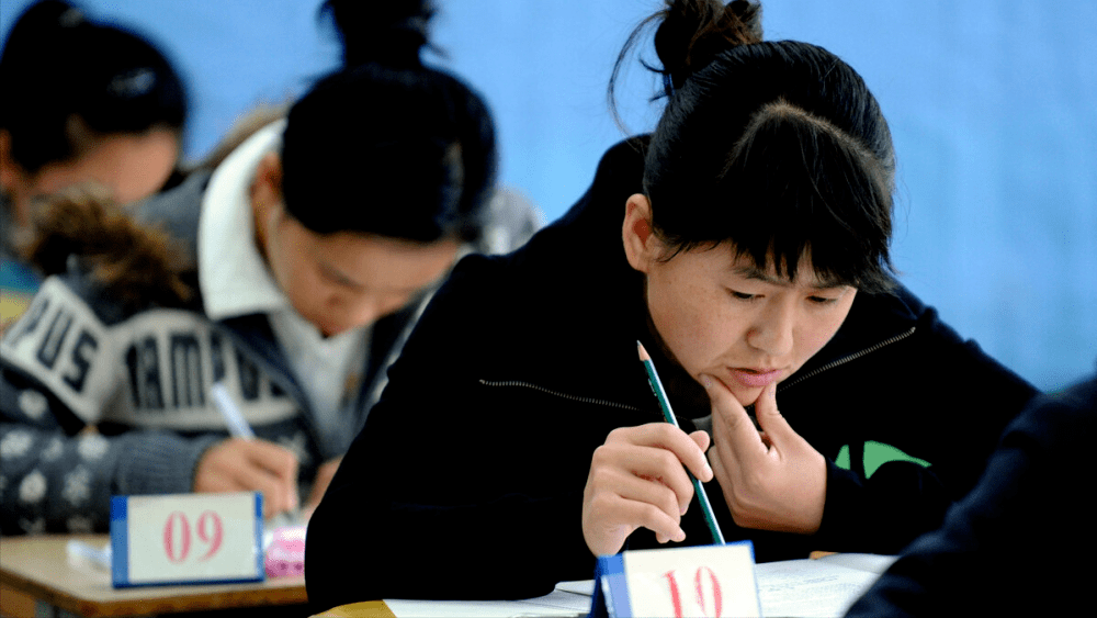 大学生拿到教师资格证后除了选择当老师这些职业发展也不错