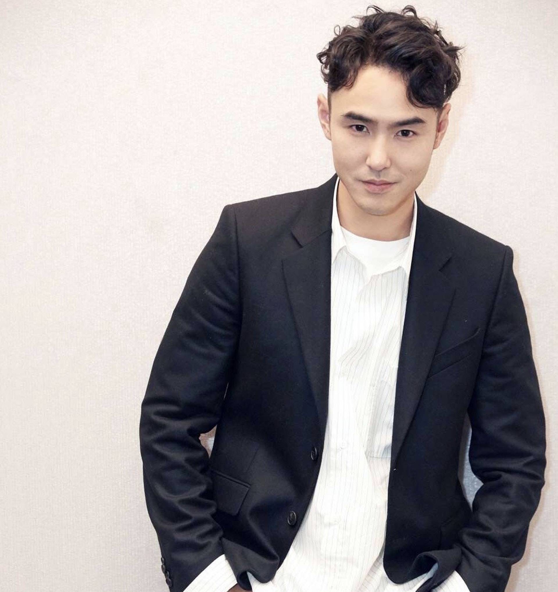 阮经天女友近照首曝光肤白貌美颜值高白皙长腿不输前任许玮甯