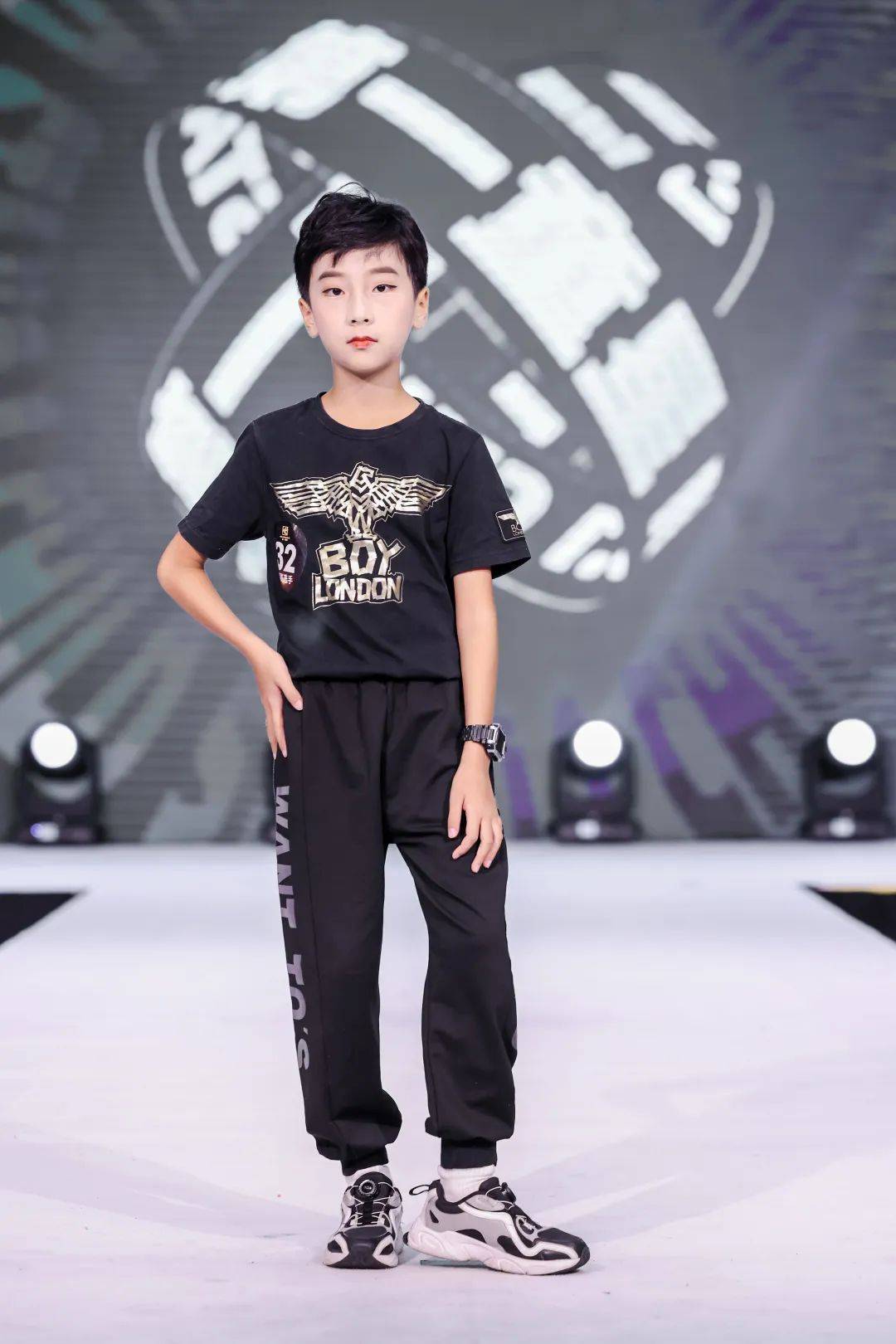 第一童星专访 | 最受欢迎小超模-张哲睿【我是一道光,自信放光芒】