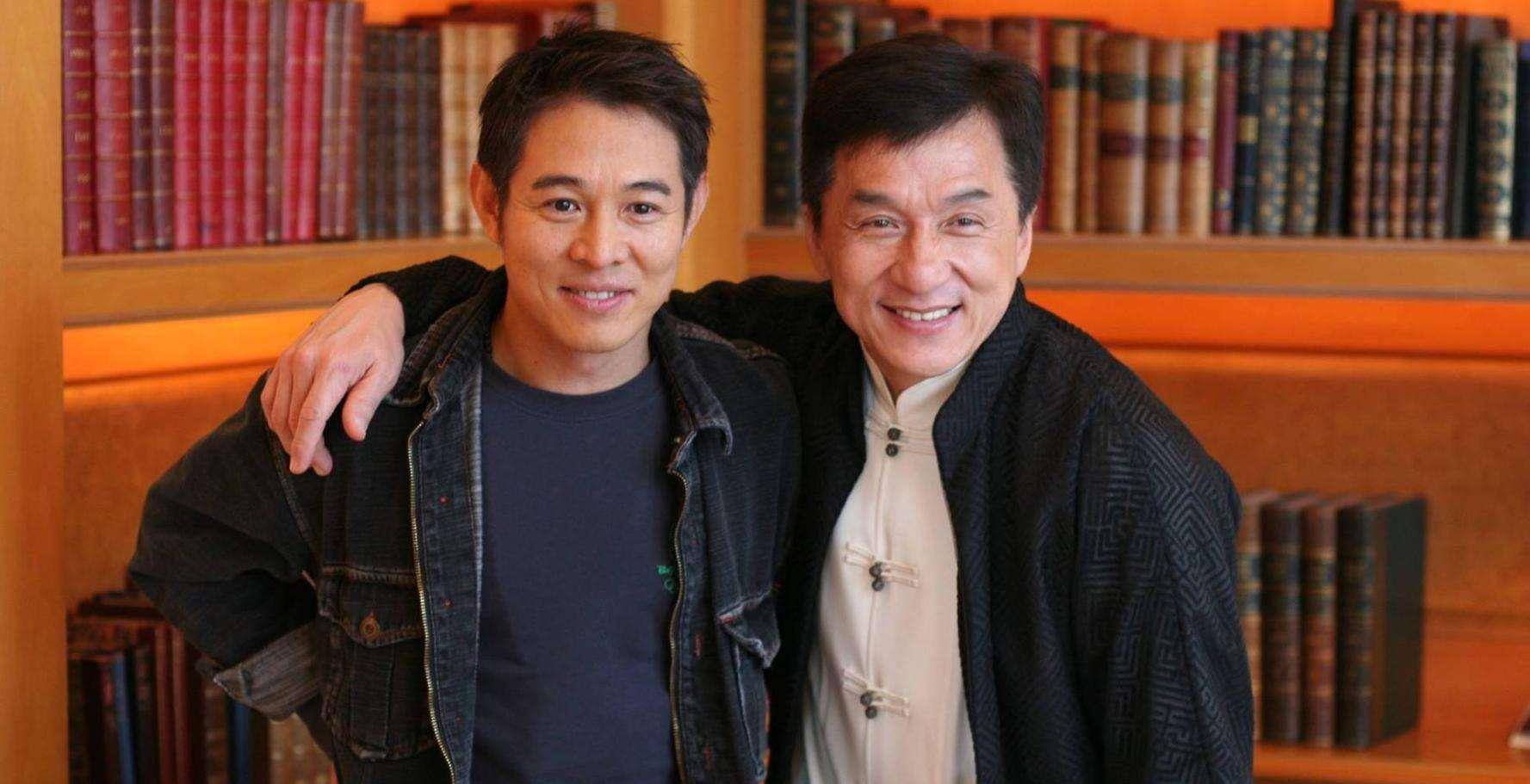 毕竟两人都是功夫巨星了,不过成龙成名的时间要比李连杰早的多,就连