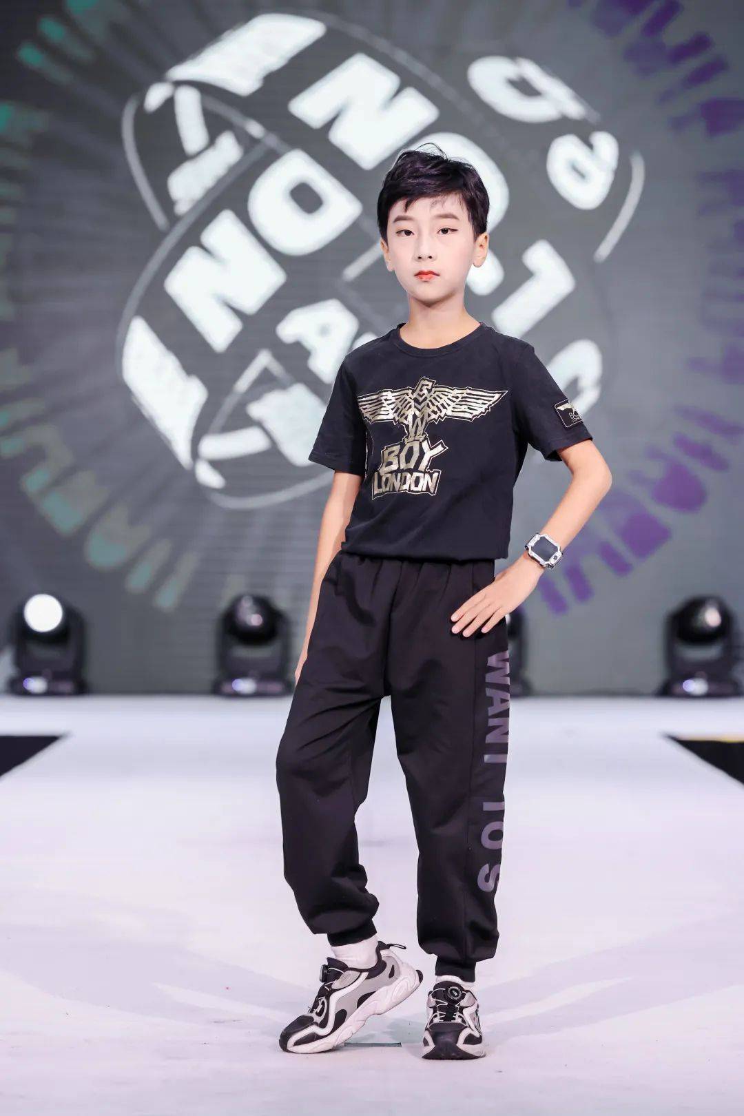 第一童星专访 | 最受欢迎小超模-张哲睿【我是一道光,自信放光芒】