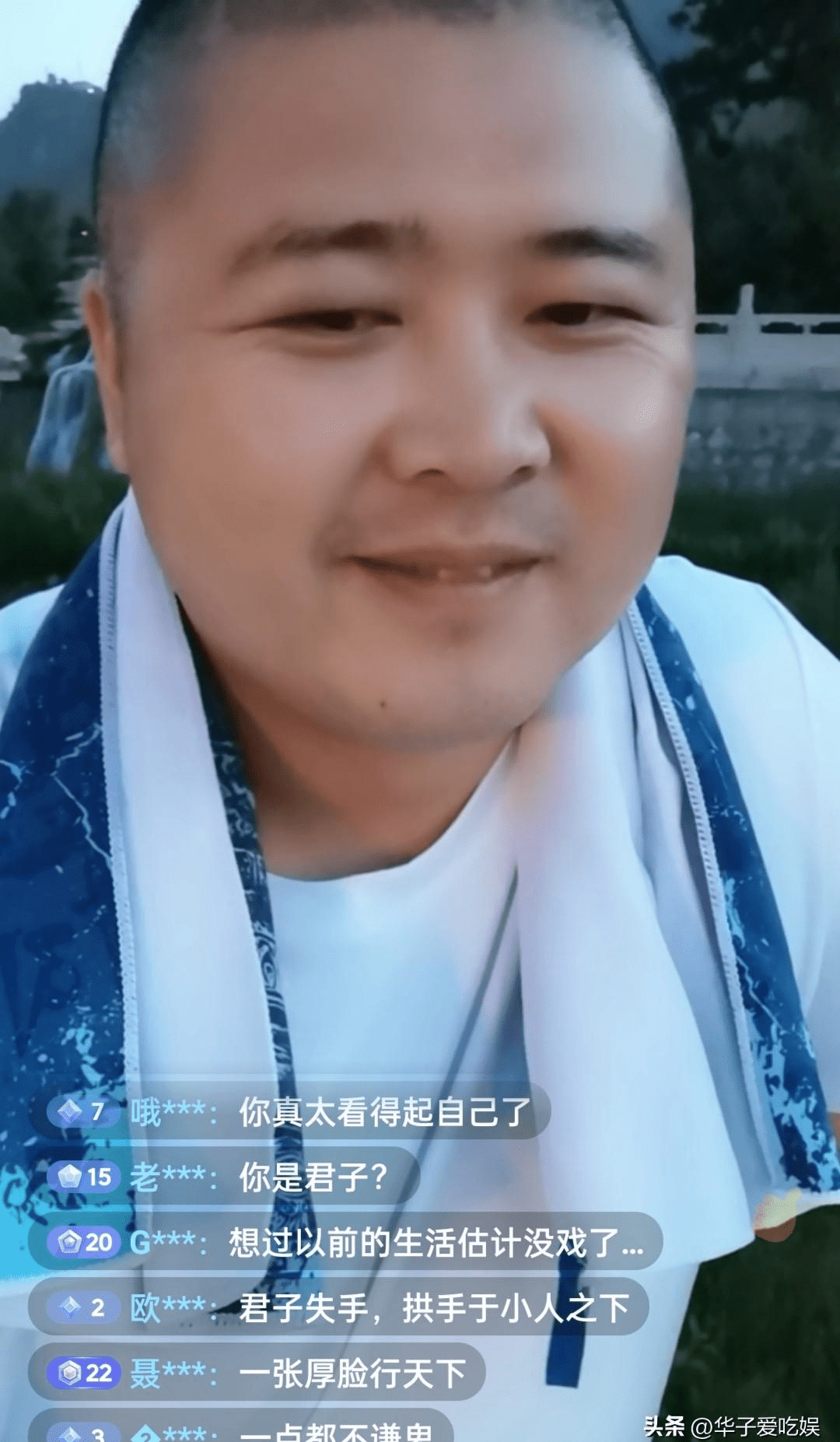 被德云社开除后的王楠,再次开始直播,面对网暴直言无所谓