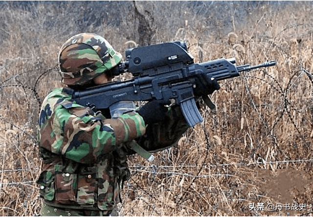 人类历史上第一款服役的多功能步枪,电池会自爆的韩国k11步枪_未来